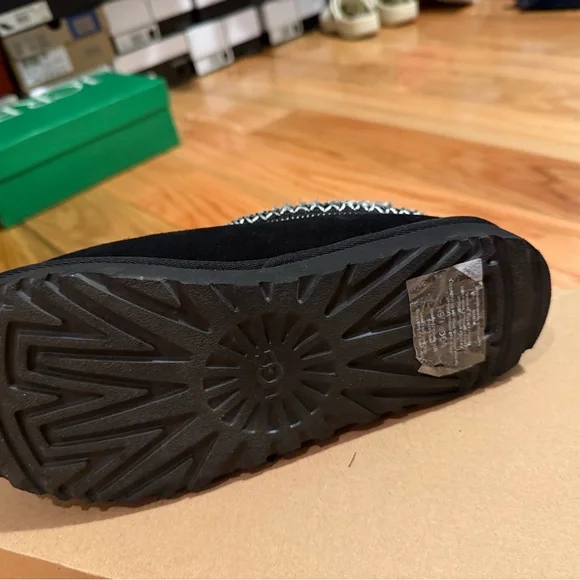New! UGG Black Tasman Slippers - Picture 3 of 7
